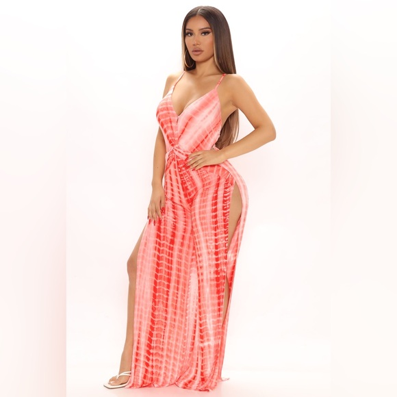 Red and White Tie-Dye split pant suit rayon. Resort wear - Picture 3 of 7